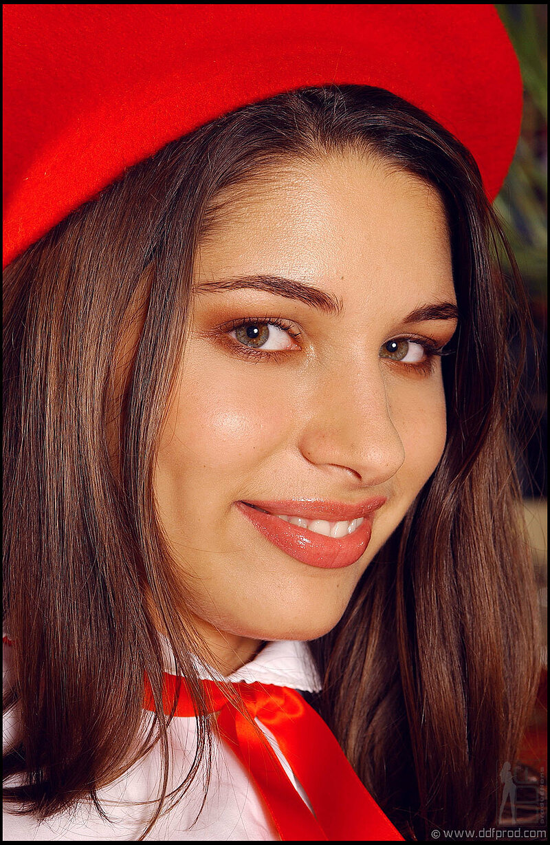 Галина, 20 лет, 1 размер груди